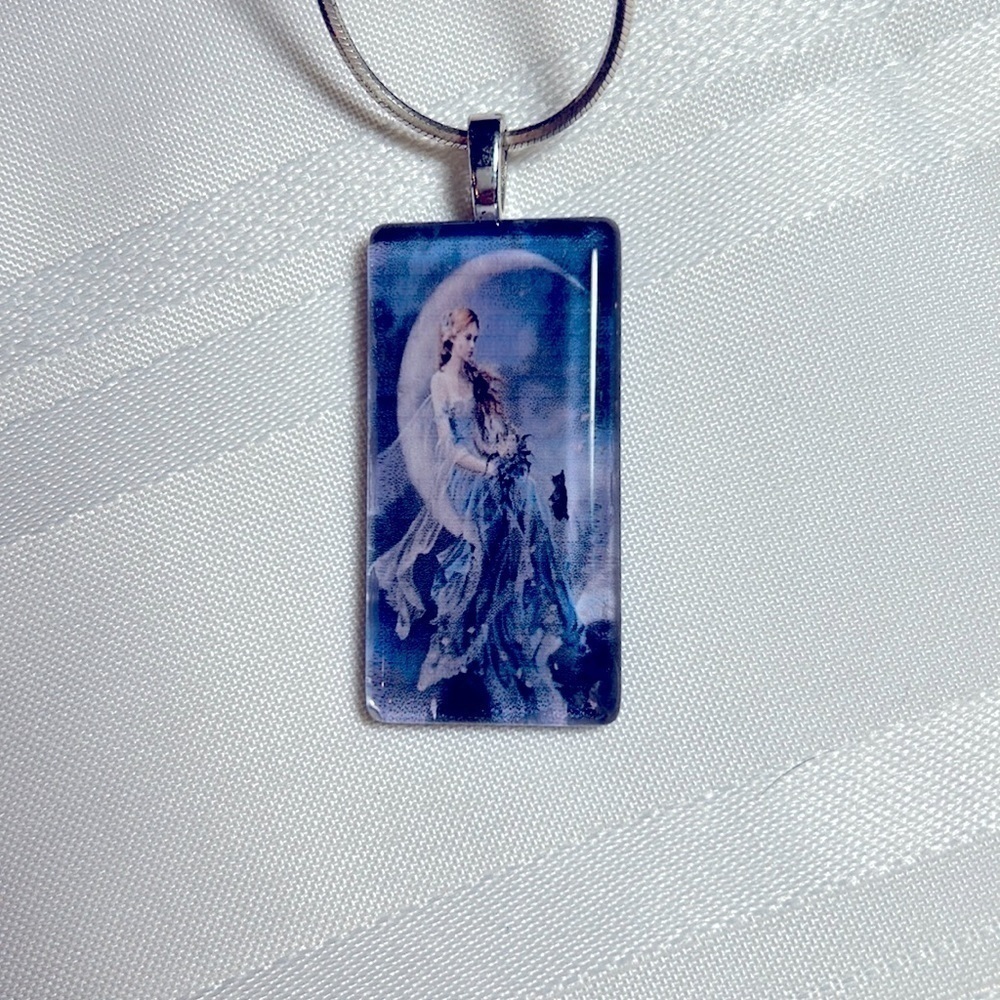 Fairy 🧚‍♂️ photo necklace